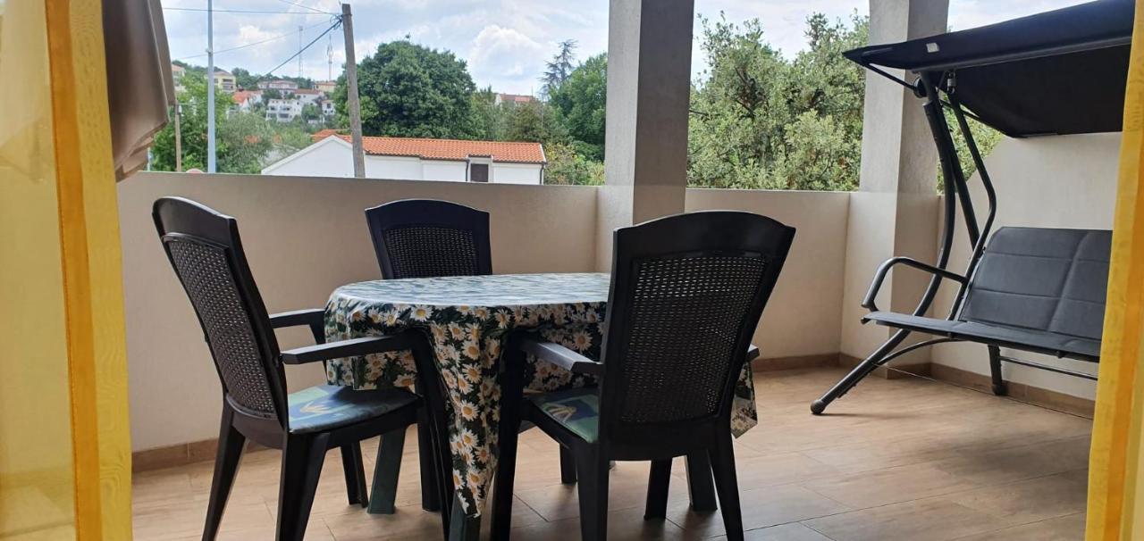 Apartmani Sonia Нивице Екстериор снимка