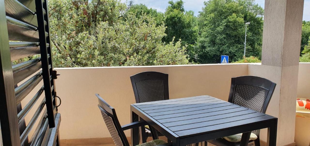 Apartmani Sonia Нивице Екстериор снимка