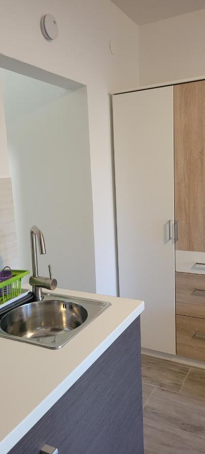 Apartmani Sonia Нивице Екстериор снимка