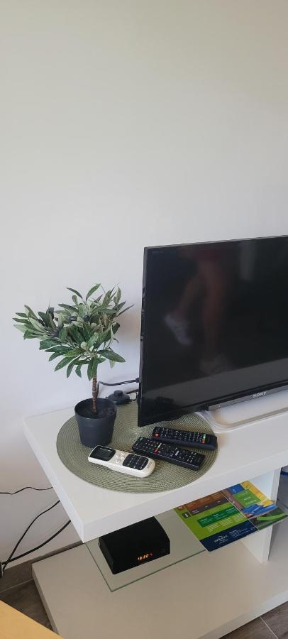 Apartmani Sonia Нивице Екстериор снимка